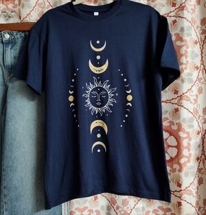 Navy Graphic T-Shirt With Sun and Moon MENS SMALL 10p% Cotton
